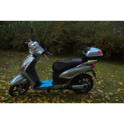ZT-09 türkiz 48V elektromos robogó
