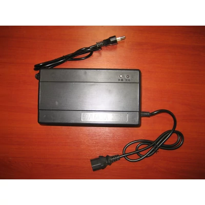 elektromos jármű akkutöltő 60V/3A
