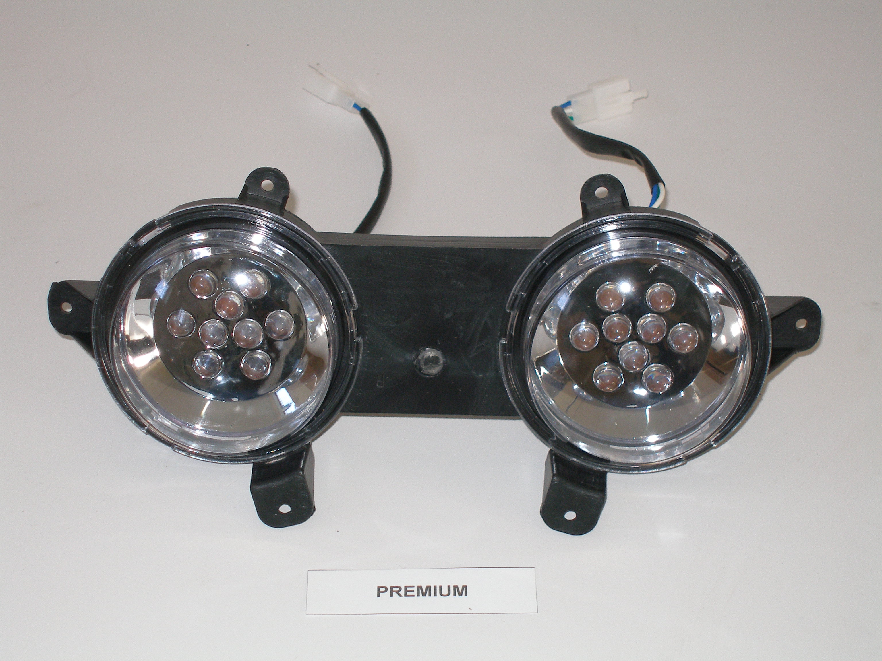 Velox alkatrész lámpa első Premium 2010 LED-es