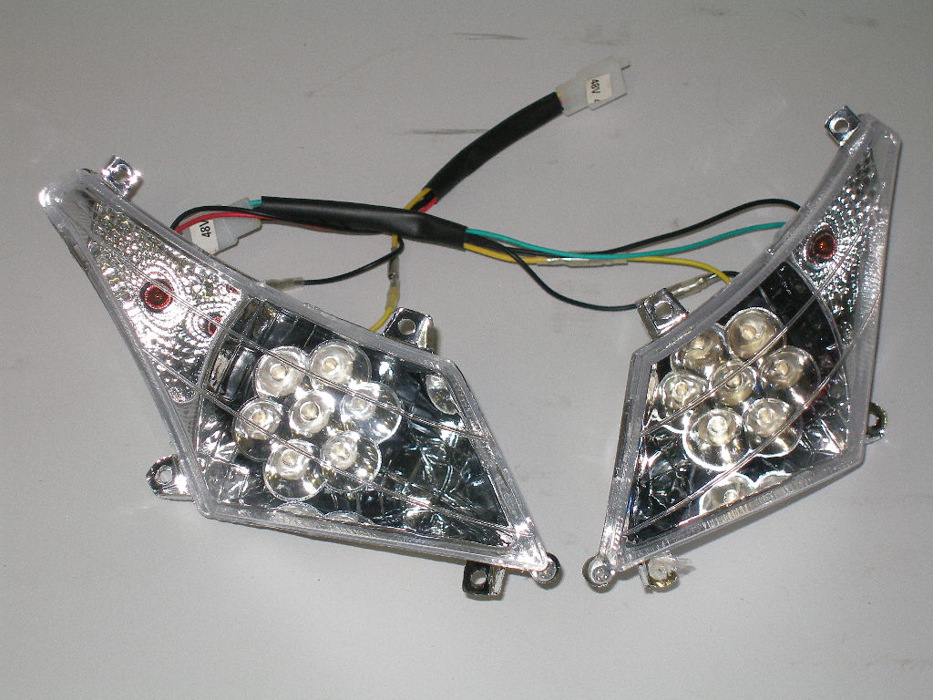 Velox alkatrész lámpa első Partner02 LED-es /pár