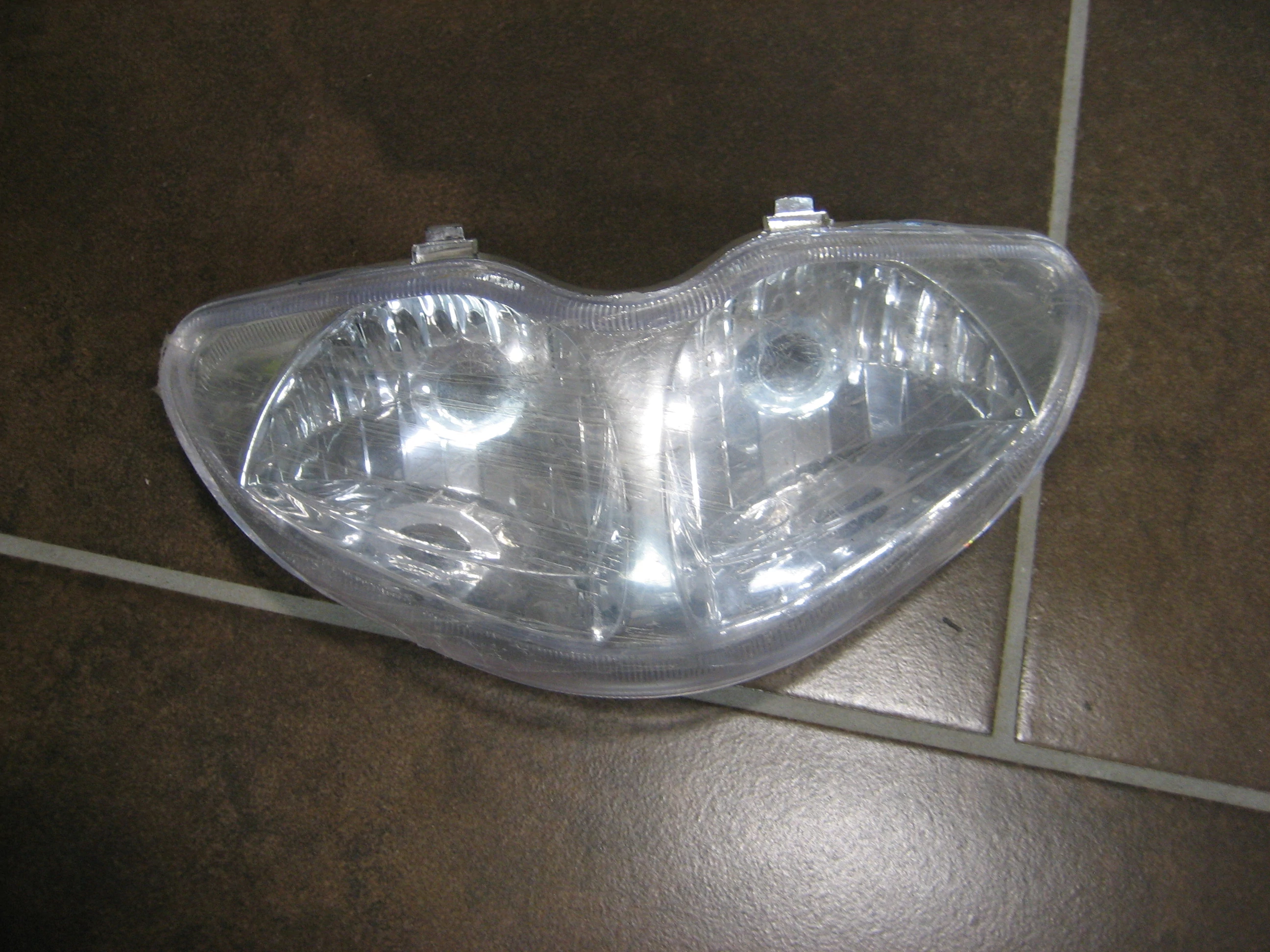 Velox alkatrész lámpa első Lady 07