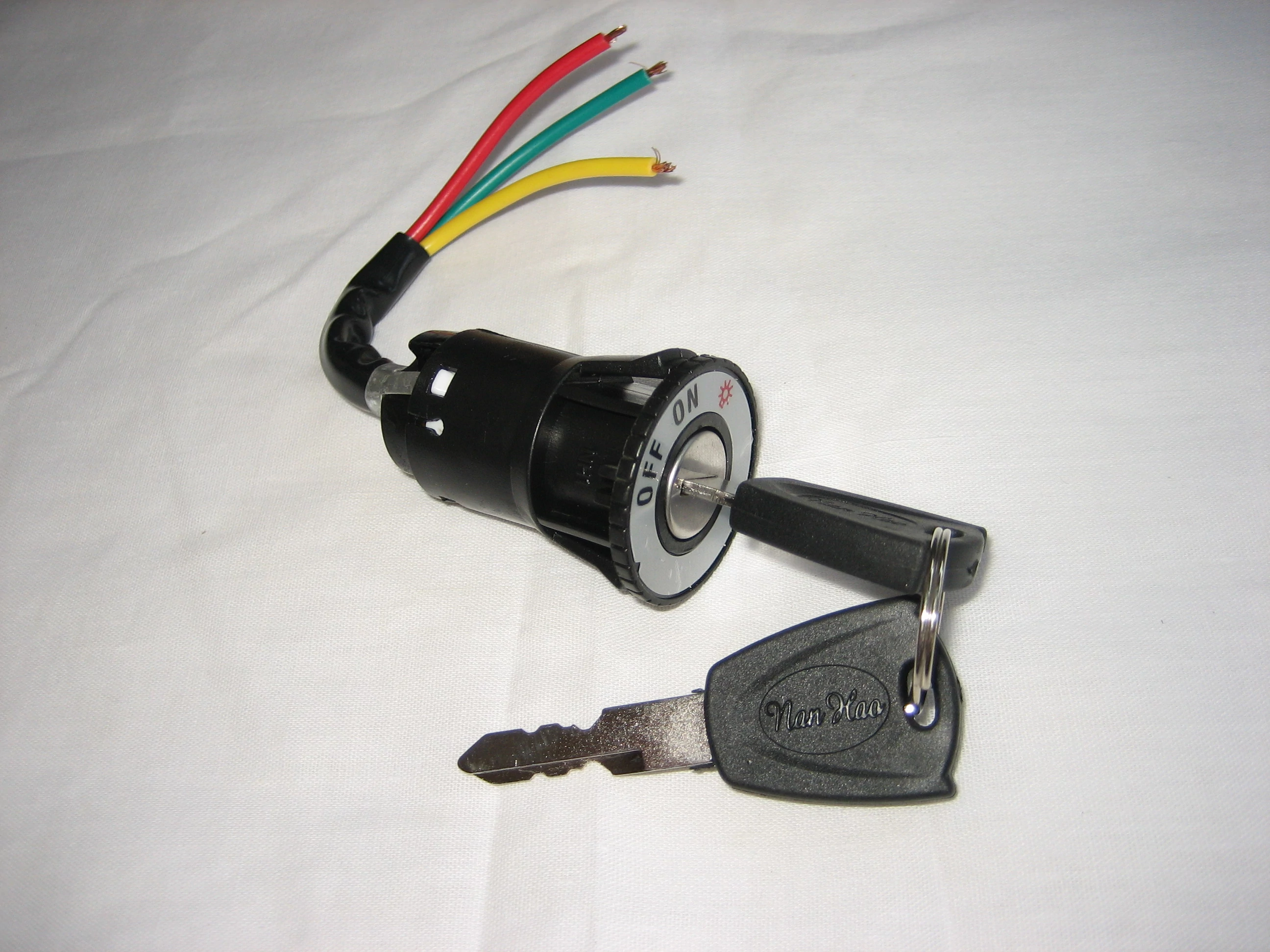 Velox alkatrész gyújtáskapcsoló uni 30mm 3 vezeték